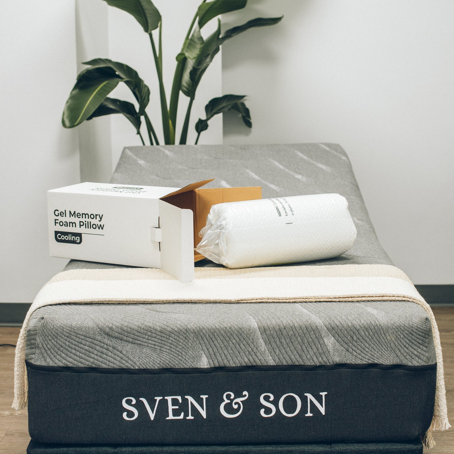 Premium Gel Memory Foam Pillow SVEN & SON® 